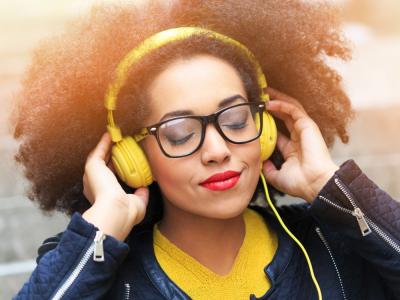 ¿Cuáles son las plataformas de distribución de música más escuchadas?